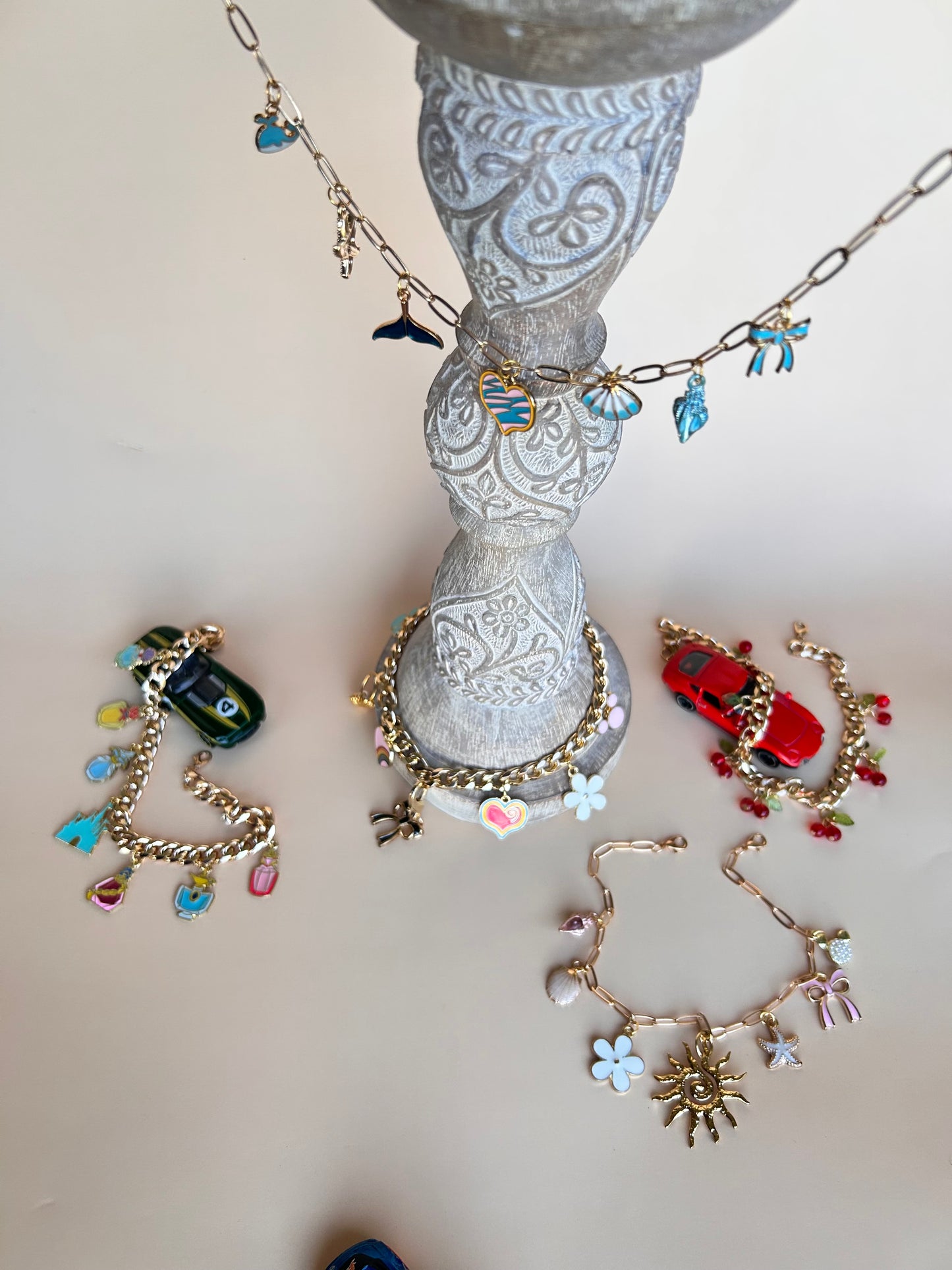 Rear view mirror hanging charms