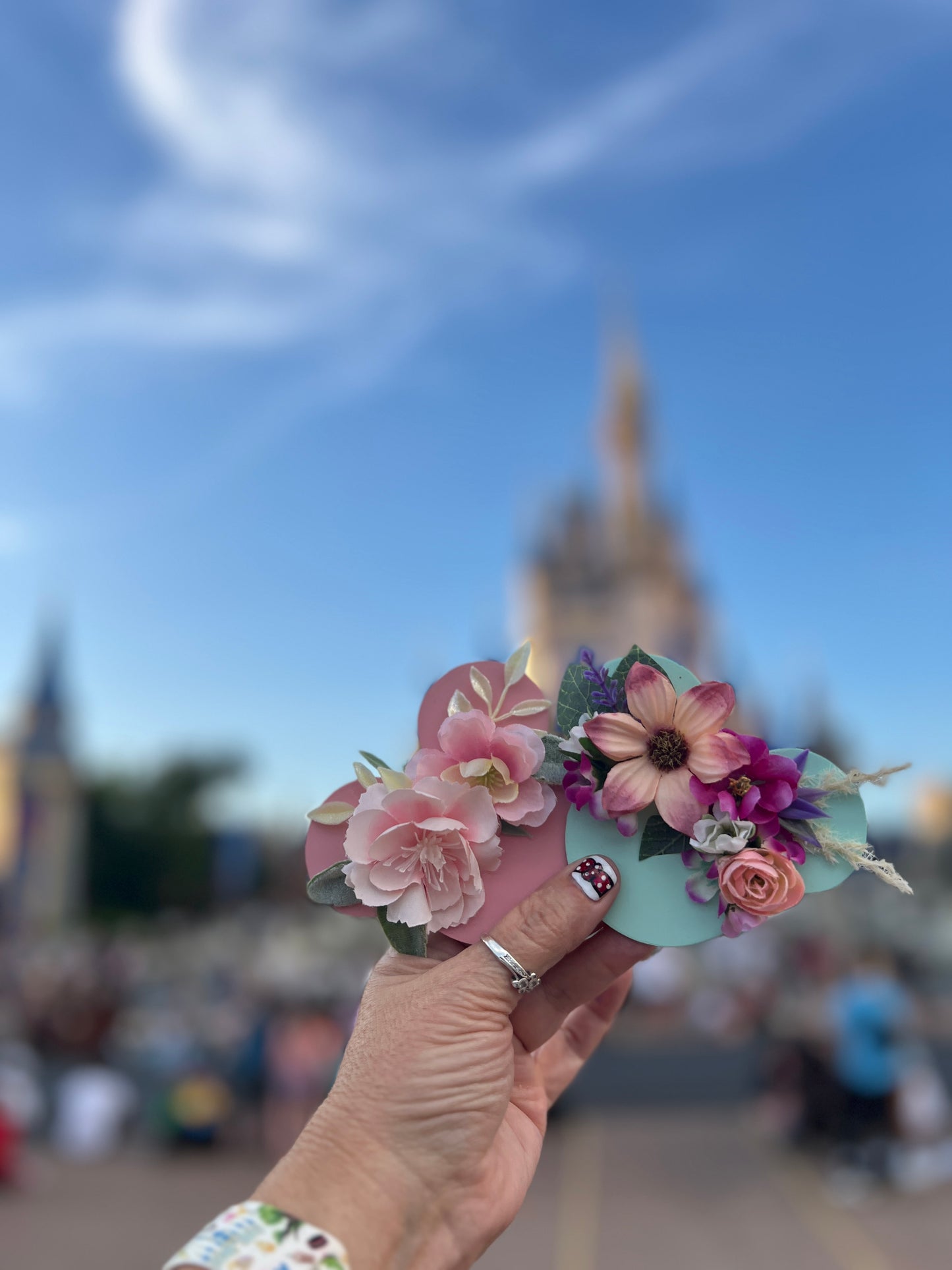 Mickey Floral magnet