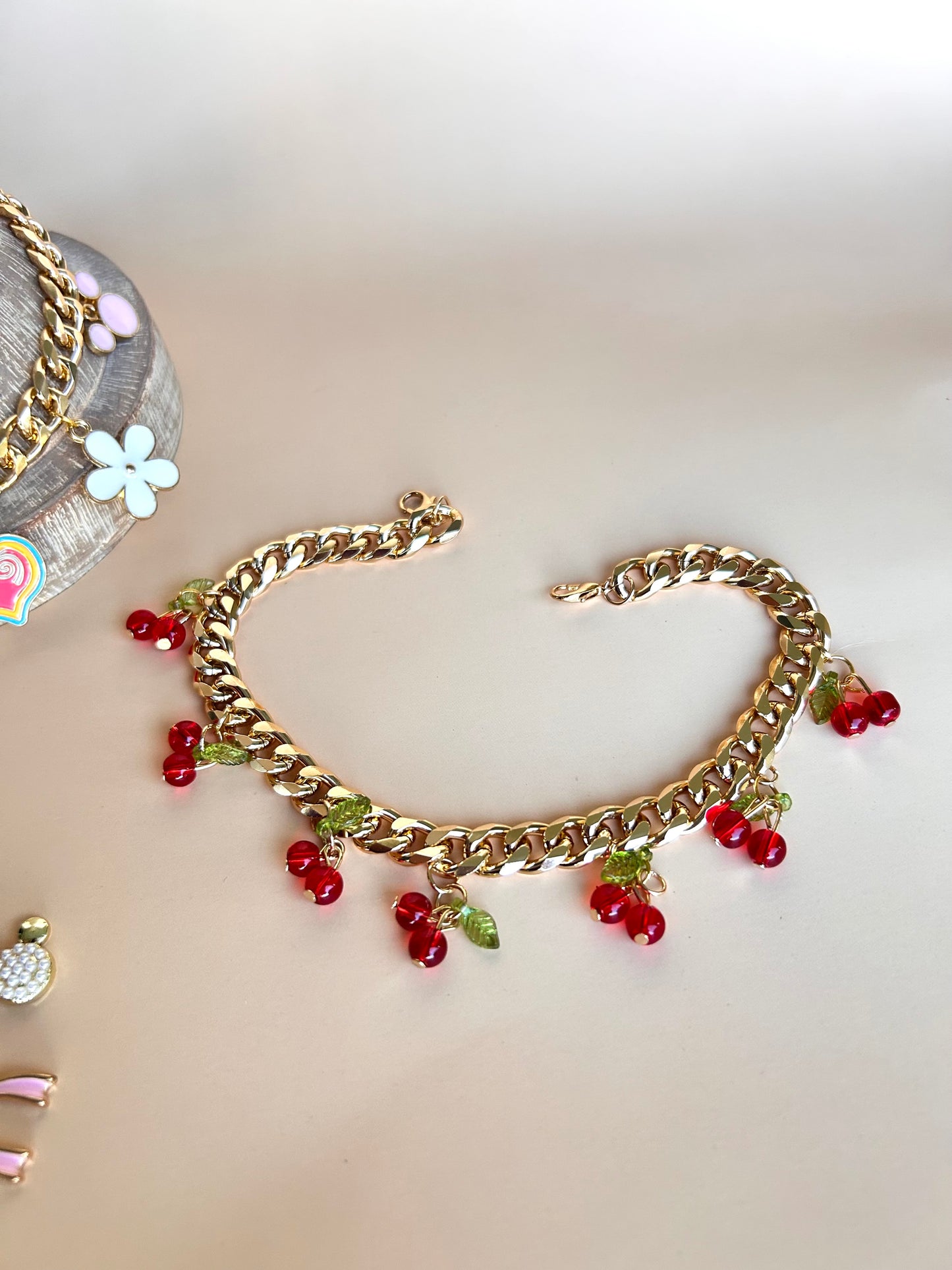 Rear view mirror hanging charms