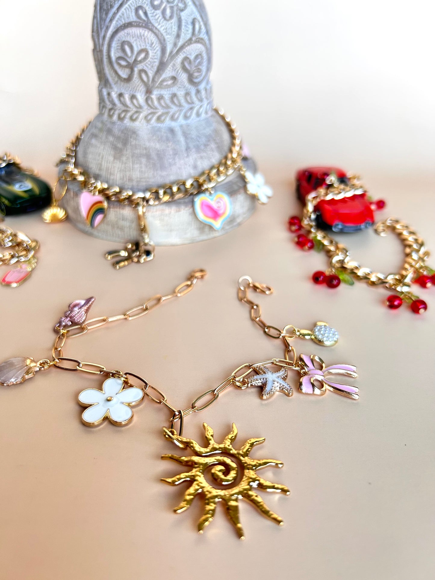 Rear view mirror hanging charms